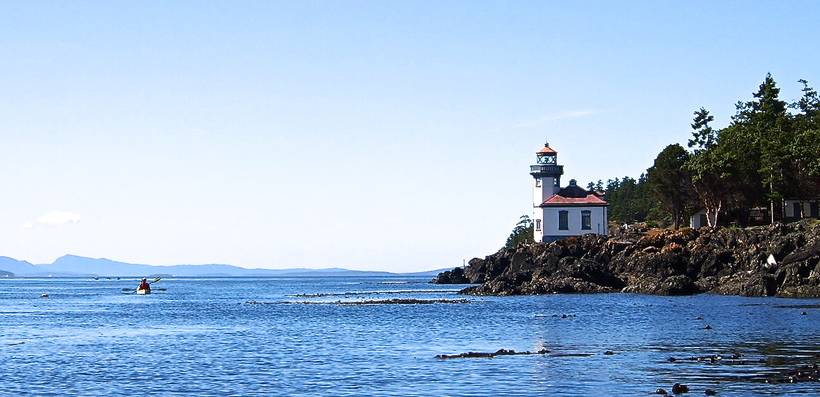 Paddling off of Lime Kiln Point