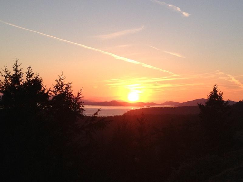 August_Orcas_Island_sunset_on_Turtleback_Mountain_Preserve