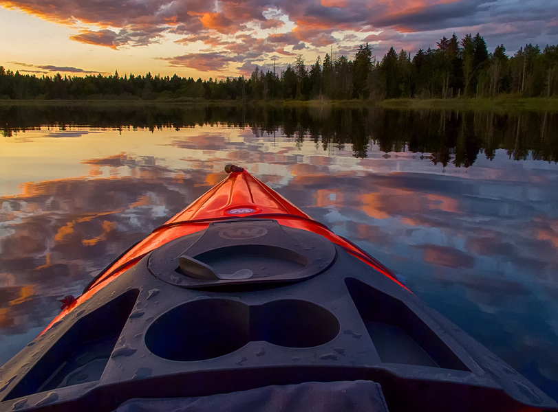 Color_Sunset_on_a_small_lake_in_Western_WA