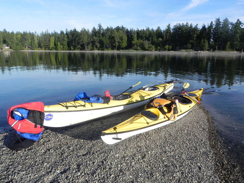 Kayaks_in_the_San_Juan_Islands